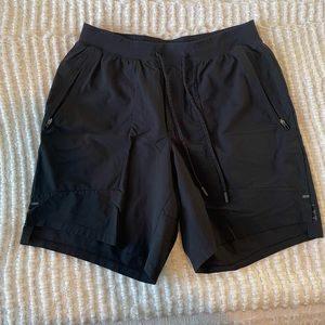 Lululemon license to train short 7inch inseam size large. Black. Linerless.